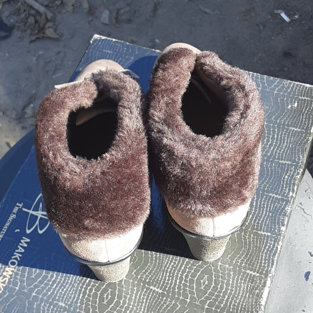 Shoes - Picture 2 of 4